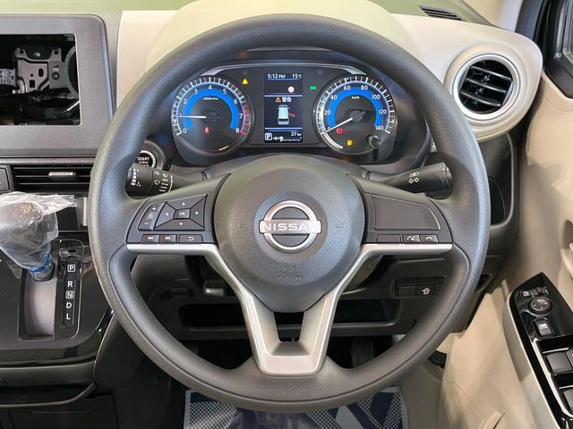 �y�X�e�A�����O�X�C�b�`�z�^�]���A�O������ڐ������炷���ƂȂ��A�I�[�f�B�I���̑��삪�\�ȕ֗��@�\!���S&���K�ȃh���C�u�����o���Ă���܂���