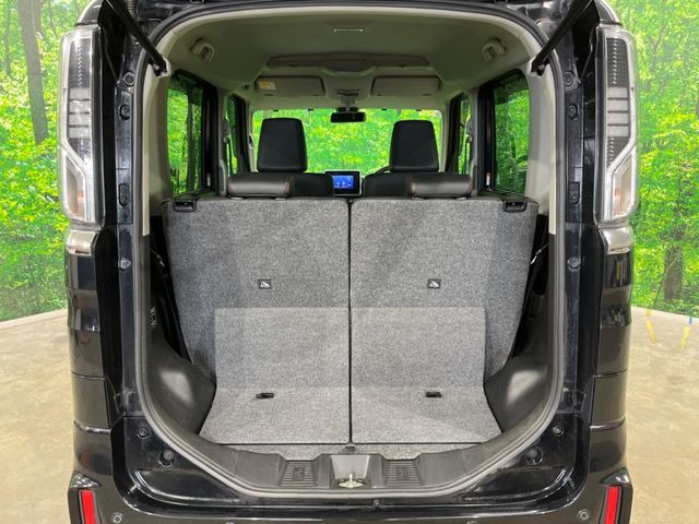 ���i�̂���������ʋ΁A���}���ɏ\���ȉ׎��X�y�[�X���m�ۂ��Ă���܂��B�Z�J���h�V�[�g��|���ƁA�傫�ȉו��̐ύڂ��\�ł���