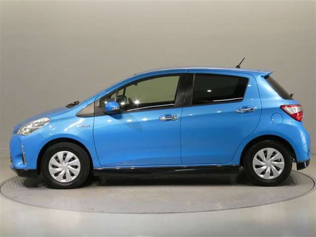 ヴィッツ1.5 ハイブリッド F セーフティ エディションII