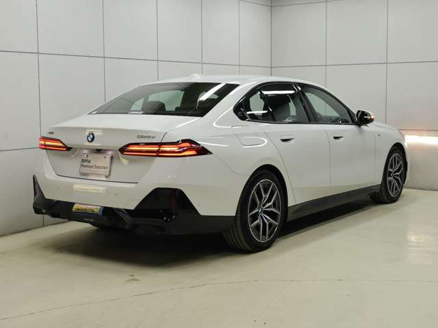 5シリーズセダン523d xドライブ Mスポーツ 4WD