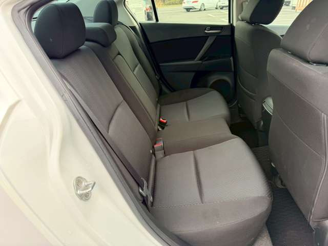 気になるお車がありましたら右の電話番号から直接お店にお問い合わせください。支払方法から車両情報、状態までなんでもご説明させて頂きます。スタッフ一同ご連絡お待ちしております。