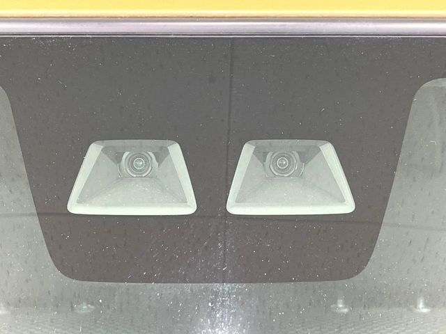 �y�X�}�[�g�A�V�X�g�z���s���ɑO���̎ԗ�����F�����A�Փ˂������Ȏ��͌x��ƃu���[�L�ŏՓˉ���Ɣ�Q�y�����A�V�X�g�B�����S�Ƀh���C�u�����y���݂��������܂��B