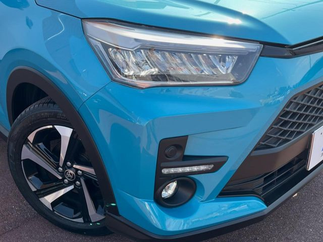 �yLED�w�b�h���C�g�z���V����ԑ��s�����ǍD�Ȏ��E���m�ۂ����S���ĉ^�]�ł��鍂�P�xLED�w�b�h���C�g�𑕔�!�_�����x�������A����d�͂��}�����Ă��܂��B