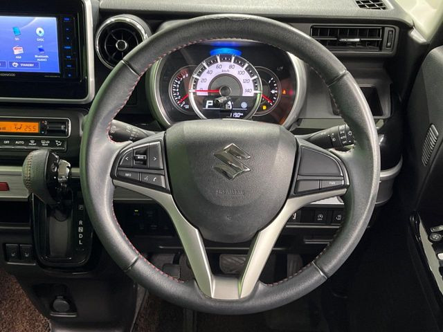 �y�X�e�A�����O�X�C�b�`�z�^�]���A�O������ڐ������炷���ƂȂ��A�I�[�f�B�I���̑��삪�\�ȕ֗��@�\!���S&���K�ȃh���C�u�����o���Ă���܂���