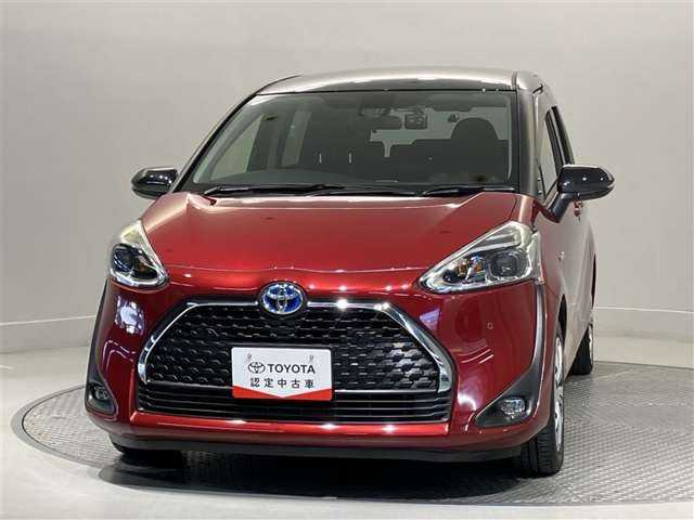 シエンタハイブリッド 1.5 G クエロ