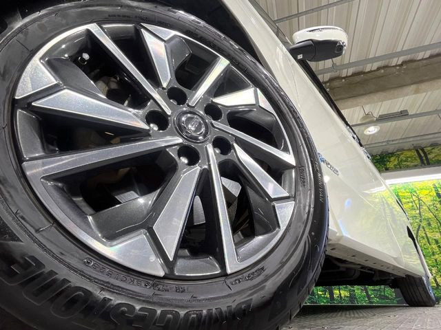 【純正16インチアルミホイール】外観にマッチした純正アルミホイールを装着しております。各種社外アルミホイールや、スタッドレスタイヤも取扱いしております。是非ご相談ください♪