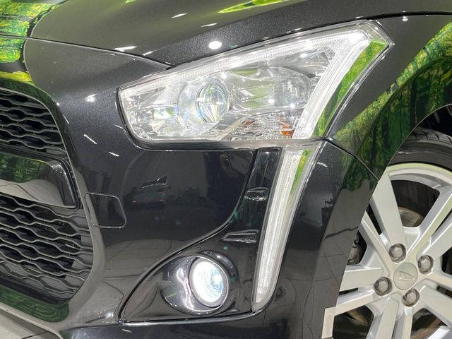 �yLED�w�b�h���C�g�z���V����ԑ��s�����ǍD�Ȏ��E���m�ۂ����S���ĉ^�]�ł��鍂�P�xLED�w�b�h���C�g�𑕔�!�_�����x�������A����d�͂��}�����Ă��܂��B