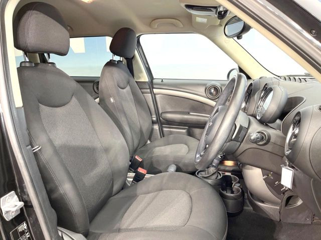 ●シートの使用感:破れ・へたりも少なく、ご覧の通りきれいな状態を維持しております。また、室内クリーニング・コーティングもご用命いただけます。