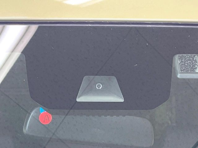 �y�z���_�Z���V���O�z���s���ɑO���̎ԗ�����F�����A�Փ˂������Ȏ��͌x��ƃu���[�L�ŏՓˉ���Ɣ�Q�y�����A�V�X�g�B�����S�Ƀh���C�u�����y���݂��������܂��B