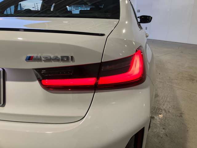 3シリーズセダンM340i xドライブ 4WD