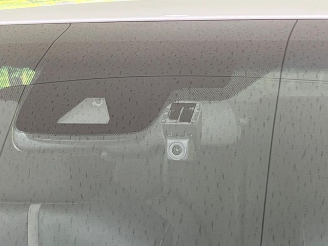 �y�g���^�Z�[�t�e�B�Z���X�z���s���ɑO���̎ԗ�����F�����A�Փ˂������Ȏ��͌x��ƃu���[�L�ŏՓˉ���Ɣ�Q�y�����A�V�X�g�B�����S�Ƀh���C�u�����y���݂��������܂��B