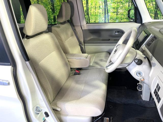 運転席シート廻りは使用感も少なく、良好な状態となっています。丁寧に使われていたことがよくわかりますね。