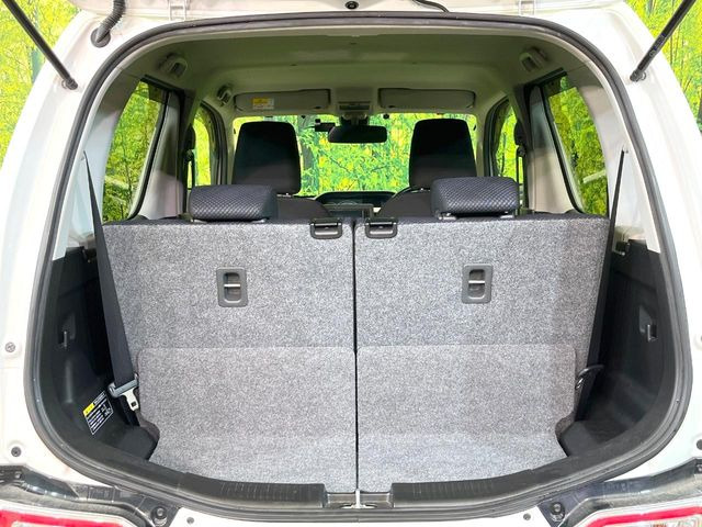 ���i�̂���������ʋ΁A���}���ɏ\���ȉ׎��X�y�[�X���m�ۂ��Ă���܂��B�Z�J���h�V�[�g��|���ƁA�傫�ȉו��̐ύڂ��\�ł���