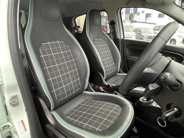 トゥインゴラ・パリジェンヌ