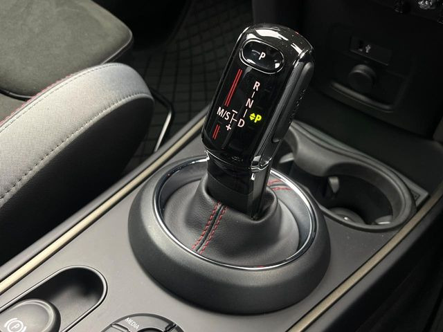 ��MT���[�h�t��AT:�ʏ�͎����ł����Ȃ���ϑ�(�M�A�`�F���W)���h���C�o�[�̑���ɂ���ĈӐ}�I�ɕς�����V�X�e���ł��B����w���i�̃h���C�u�����y���݂��������܂�!