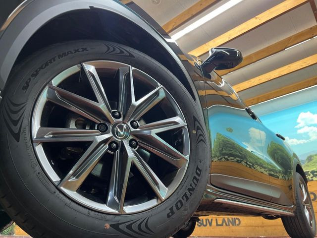 �y����18�C���`�A���~�z�C�[���z�O�ςɃ}�b�`���������A���~�z�C�[���𑕒����Ă���܂��B�e��ЊO�A���~�z�C�[����A�X�^�b�h���X�^�C�����戵�����Ă���܂��B���񂲑��k����������