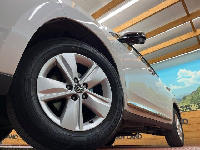 �y����17�C���`�A���~�z�C�[���z�O�ςɃ}�b�`���������A���~�z�C�[���𑕒����Ă���܂��B�e��ЊO�A���~�z�C�[����A�X�^�b�h���X�^�C�����戵�����Ă���܂��B���񂲑��k����������