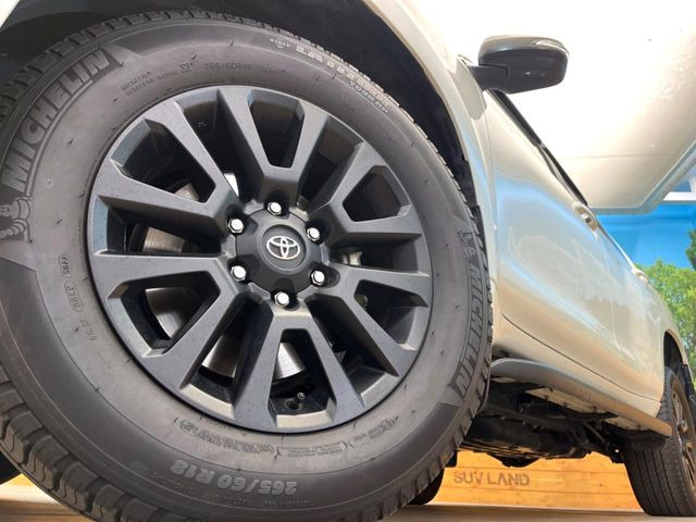 �y��18�C���`�A���~�z�C�[���z�O�ςɃ}�b�`���������A���~�z�C�[���𑕒����Ă���܂��B�e��ЊO�A���~�z�C�[����A�X�^�b�h���X�^�C�����戵�����Ă���܂��B���񂲑��k����������