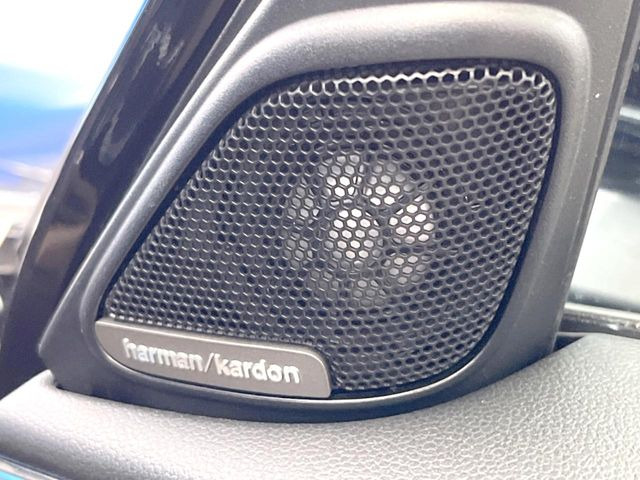��harman/kardon�T�E���h�V�X�e��:�I�[�f�B�I��僁�[�J�[����|����v���~�A���X�s�[�J�[�𑕔��B�����̃X�s�[�J�[����A���̗������܂ŕ����鍂�i���ȉ��y�����y���݂��������܂��B