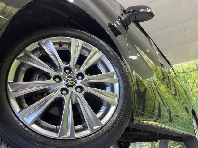 �y����18�C���`�A���~�z�C�[���z�O�ςɃ}�b�`���������A���~�z�C�[���𑕒����Ă���܂��B�e��ЊO�A���~�z�C�[����A�X�^�b�h���X�^�C�����戵�����Ă���܂��B���񂲑��k����������