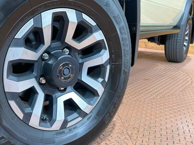 �y����16�C���`�A���~�z�C�[���z�O�ςɃ}�b�`���������A���~�z�C�[���𑕒����Ă���܂��B�e��ЊO�A���~�z�C�[����A�X�^�b�h���X�^�C�����戵�����Ă���܂��B���񂲑��k����������