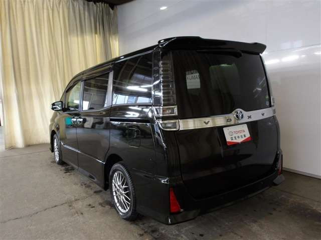 ヴォクシー1.8 ハイブリッド ZS 煌III