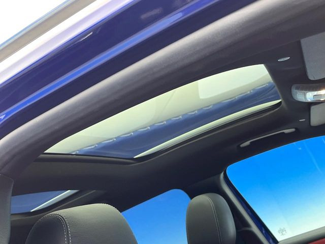 ���p�m���~�b�N�X���C�f�B���O���[�t::�唗�͂̃p�m���}���[�t�́A�㕔���Ȃɂ܂ő����Ă���A�J���I�ȋ�Ԃ����y���݂��������܂��B