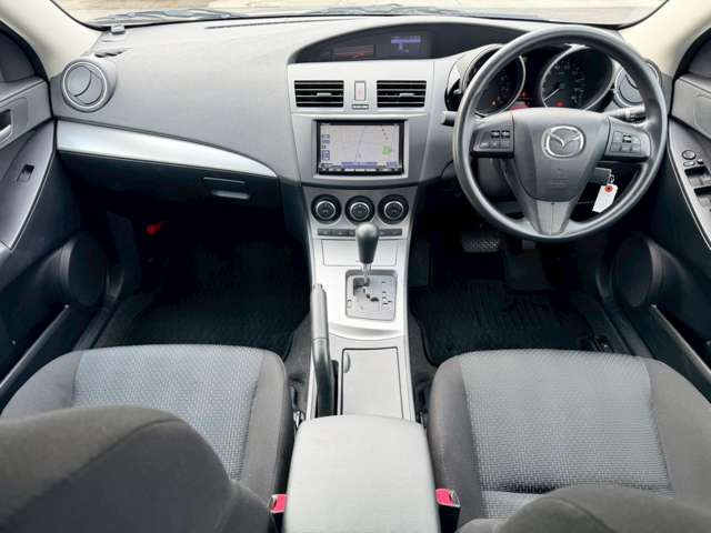 気になるお車がありましたら右の電話番号から直接お店にお問い合わせください。支払方法から車両情報、状態までなんでもご説明させて頂きます。スタッフ一同ご連絡お待ちしております。