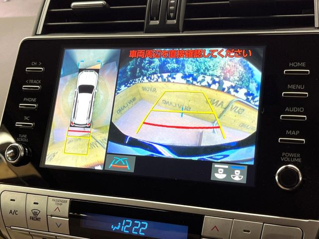 �y�p�m���~�b�N�r���[���j�^�[�z��p�̃J�����ɂ��A�ォ�猩���낵���悤�Ȏ��_��360�x�N���}�̎��͂��m�F���邱�Ƃ��ł��܂������p�������m�F���₷���A�����ꏊ�ł̐؂�Ԃ��⒓�Ԃ��X���[�Y�ɍs���܂��B