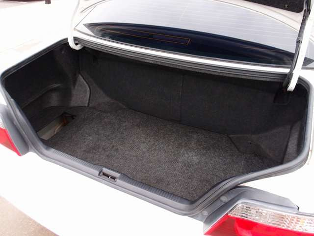 ���Ђ̓h�A�̃q���W����/�e�������/�t���A�}�b�g�ȂǁA�ׂ��ȏ����Y��ɃN���[�j���O�v���܂��B�V�Ԃ��낵���Ă̂悤�ȋP������ԗ������q�l�ɂ��[�Ԃ����Ē����܂��B�������̂��q�l�������S���Ă������������܂�