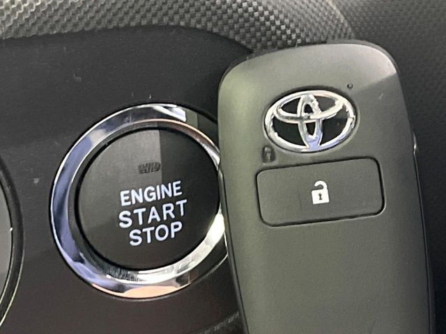 �y�X�}�[�g�L�[�z�J�o����|�P�b�g�ɓ��ꂽ�܂܂ł��h�A�̎{���E�������\�ȃX�}�[�g�L�[�𑕔��B�G���W���̃I���E�I�t�����J�M�����o���K�v����������Ƃ��Ă��֗��ł���