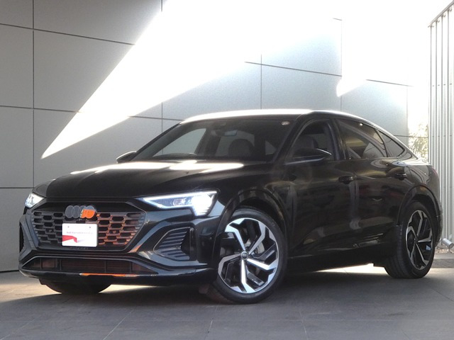 Q8スポーツバック e-tron55 クワトロ Sライン 4WD