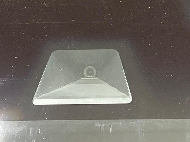 �y�z���_�Z���V���O�z���s���ɑO���̎ԗ�����F�����A�Փ˂������Ȏ��͌x��ƃu���[�L�ŏՓˉ���Ɣ�Q�y�����A�V�X�g�B�����S�Ƀh���C�u�����y���݂��������܂��B