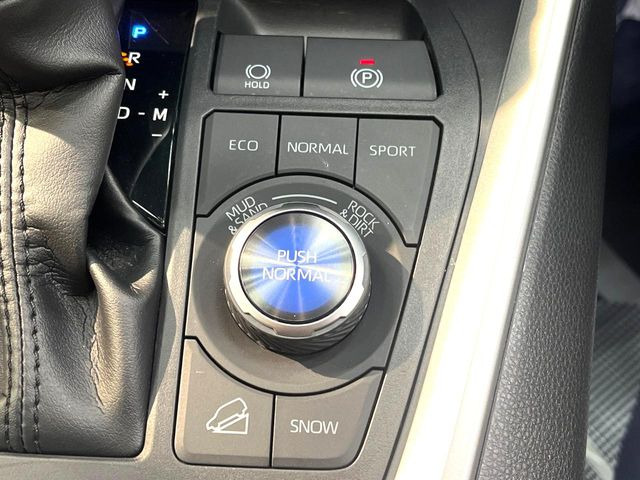 4WD�̂��Ԃł��̂ŁA�ᓹ�ł����S�ł���~��n�n��ɂ��Z�܂��̕��ȊO�ɂ��A�E�B���^�[�X�|�[�c����̕���~��n��֋A�Ȃ����@�������ɂ���������!