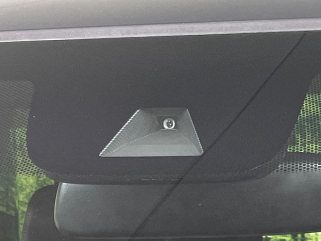 �y�z���_�Z���V���O�z���s���ɑO���̎ԗ�����F�����A�Փ˂������Ȏ��͌x��ƃu���[�L�ŏՓˉ���Ɣ�Q�y�����A�V�X�g�B�����S�Ƀh���C�u�����y���݂��������܂��B