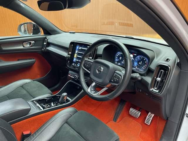 XC40T4 AWD Rデザイン 4WD