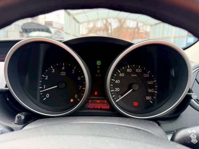 気になるお車がありましたら右の電話番号から直接お店にお問い合わせください。支払方法から車両情報、状態までなんでもご説明させて頂きます。スタッフ一同ご連絡お待ちしております。