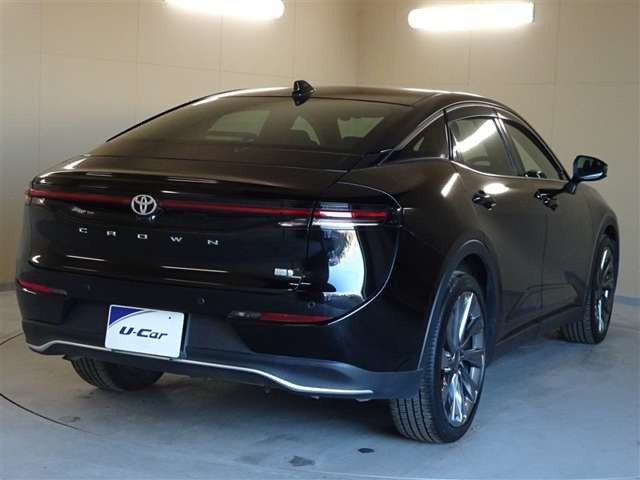 クラウンクロスオーバー2.5 G アドバンスト レザー パッケージ E-Four 4WD