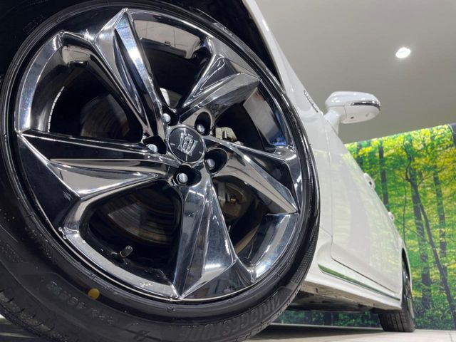 �y����18�C���`�A���~�z�C�[���z�O�ςɃ}�b�`���������A���~�z�C�[���𑕒����Ă���܂��B�e��ЊO�A���~�z�C�[����A�X�^�b�h���X�^�C�����戵�����Ă���܂��B���񂲑��k����������