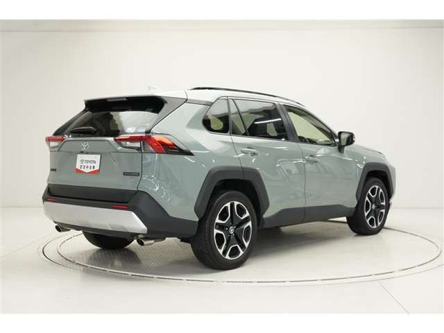 RAV42.0 アドベンチャー 4WD