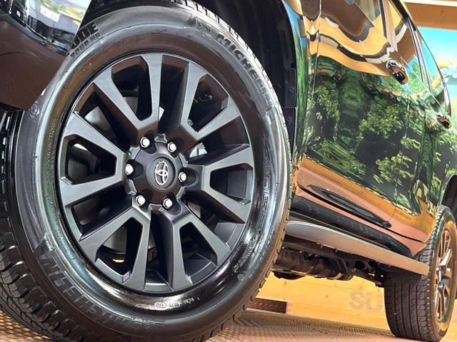 �y����18�C���`�A���~�z�C�[���z�O�ςɃ}�b�`���������A���~�z�C�[���𑕒����Ă���܂��B�e��ЊO�A���~�z�C�[����A�X�^�b�h���X�^�C�����戵�����Ă���܂��B���񂲑��k����������