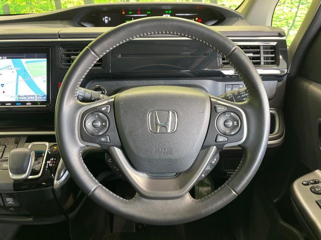 �y�����v�����X�e�A�����O�z�㎿�Ȋv���g�p���邱�ƂŁA��ɂ����������݂ƂĂ��^�]���₷���n���h���ł���