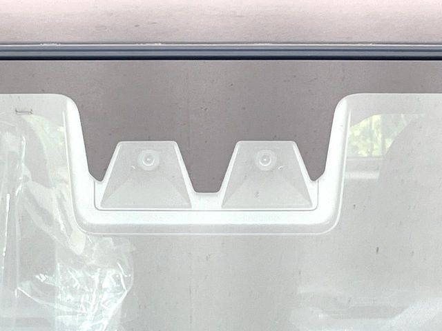 【スマートアシスト】走行中に前方の車両等を認識し、衝突しそうな時は警報とブレーキで衝突回避と被害軽減をアシスト。より安全にドライブをお楽しみいただけます。