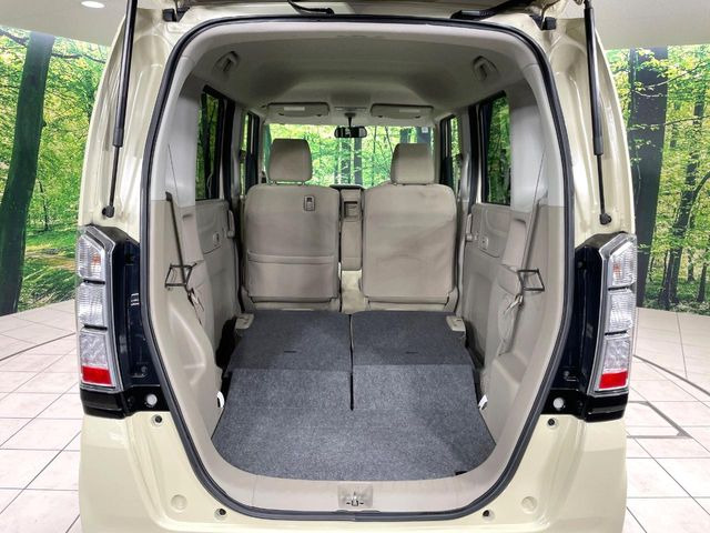 ���i�̂���������ʋ΁A���}���ɏ\���ȉ׎��X�y�[�X���m�ۂ��Ă���܂��B�Z�J���h�V�[�g��|���ƁA�傫�ȉו��̐ύڂ��\�ł���