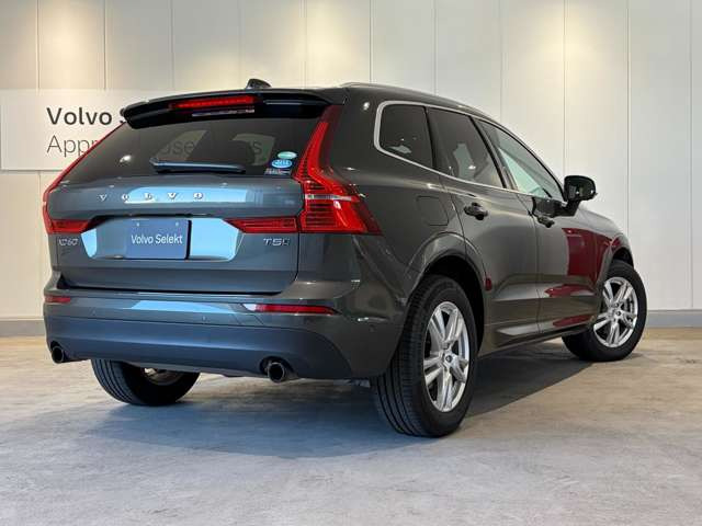 XC60T5 AWD モメンタム 4WD