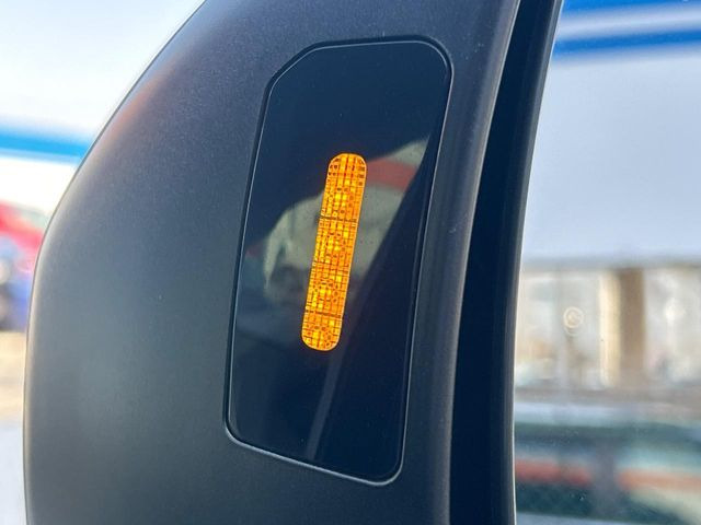 �y�����r�[�N���f�B�e�B�N�V�����z���s���A�h�A�~���[�̎��p�ɂȂ�₷���ӏ��Ɍ㑱�Ԃ��ڋ߂���ƃT�C�h�~���[�t�߂Ɍx����\���A�h���C�o�[�ɒ��ӊ��N�ƁA����̍ۂ̓n���h��������A�V�X�g�����܂��B