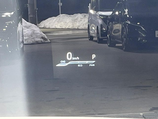 �y�w�b�h�A�b�v�f�B�X�v���C�z���݂̑��x�⑖�s�����f�W�^���\���ŉ^�]�ȑO���̃K���X�ɓ��e!�^�]���A�ڐ������炳���K�v�ȏ����m�F�ł���̂łƂ��Ă��֗��ň��S!