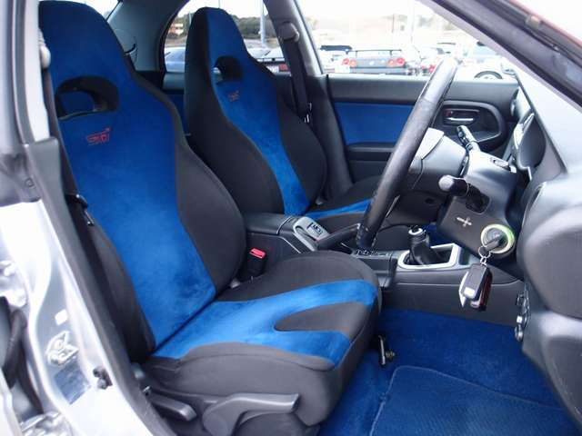 人気のBRIDE製やRECARO製などのスポーツシートもお得な金額にてお取り付け可能です。フルバケットシートからセミバケットシートまで、お気軽に047-492-4000までお問い合わせ下さいませ