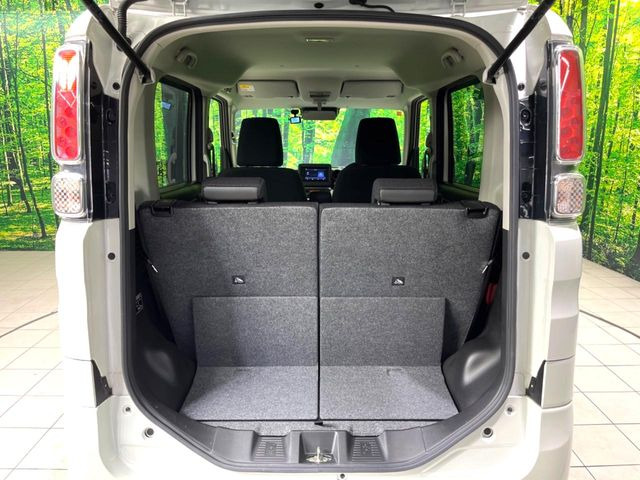 ���i�̂���������ʋ΁A���}���ɏ\���ȉ׎��X�y�[�X���m�ۂ��Ă���܂��B�Z�J���h�V�[�g��|���ƁA�傫�ȉו��̐ύڂ��\�ł���