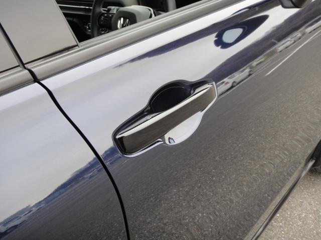 ★特別仕様車 BLACK STYLE★電動格納式リモコンドアミラー(クリスタルブラック・パール)